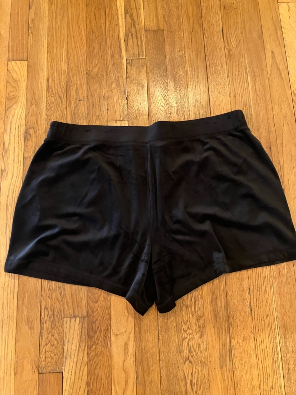 Juicy couture black velour shorts size 3X nwot - Picture 5 of 5